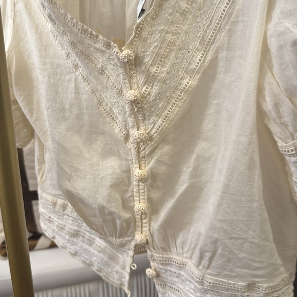 ZARA Round neck, short sleeve blouse with cuff detail. Matching embroidered - Picture 7 of 17